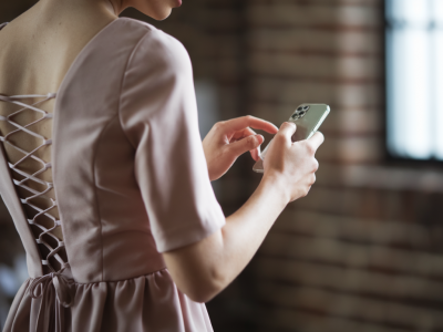 how to photograph outfit details on your phone for a blog or instagram without a tripod